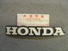 Logo réservoir droit Honda CB250 CB400 – Réf. 87122413000