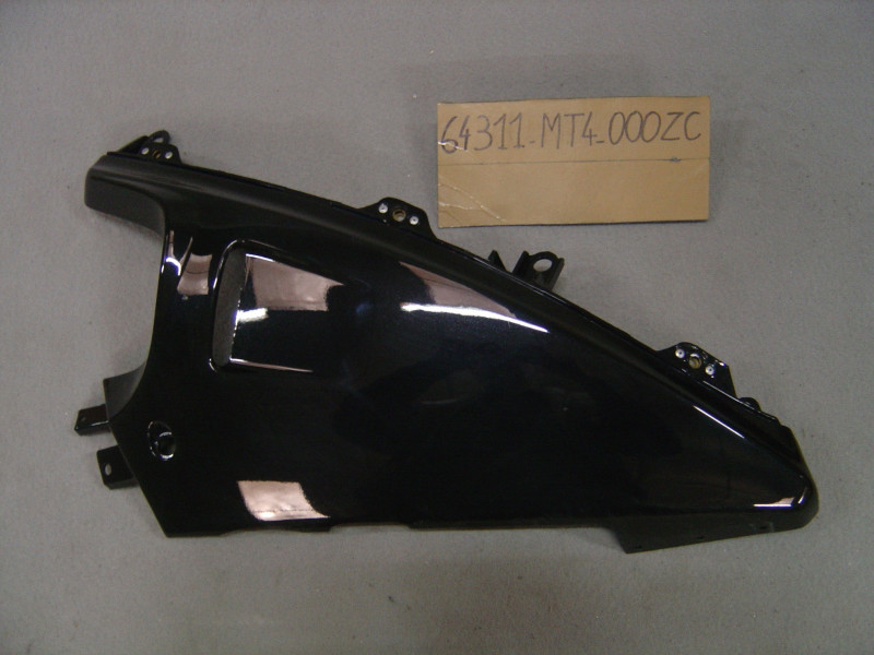 Cache côté droit Honda VFR750F 90/92 - Réf. 64311MT4000Z