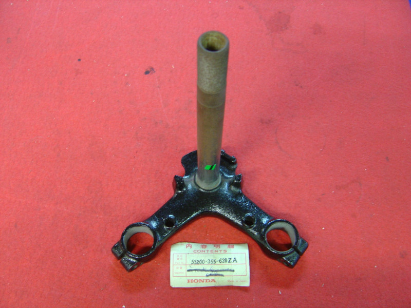 Té de fourche inférieur Honda TL125S 31mm - Réf. 53200-355-620ZA
