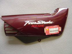 Cache latéral droit Honda NX125 V 97 – Réf. 83510KAYW00ZB