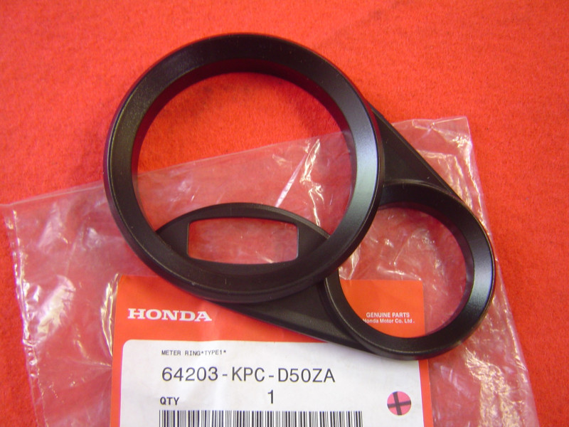 Entourage compteurs Honda XL125V 2007-2013 | Réf. 64203KPCD50ZA