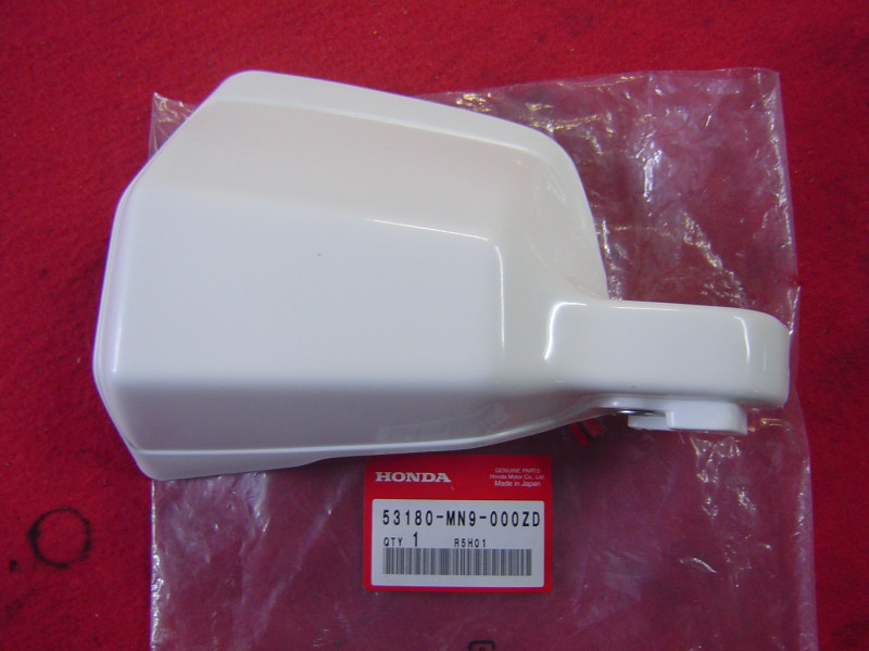 Protège-main droit NH138 Blanc Honda – Réf. 53180-MN9-000ZD