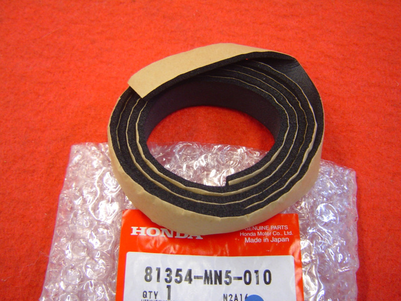 Caoutchouc jonc de selle Honda GL1500 – Réf. 81354MN5010