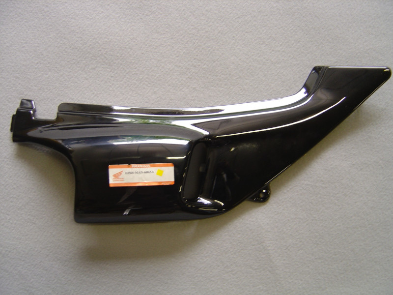 Cache latéral droit Honda NX650S 94-95 | Réf. 83500MAN600ZA