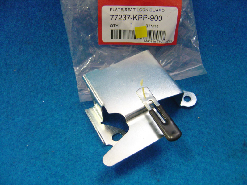 Plaque Verrou Selle Honda CBR125R 04/10 - Réf. 77237KPP900