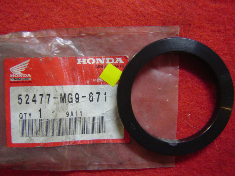 Bague suspension Honda GL1200 85-87 – Réf. 52477MG9671