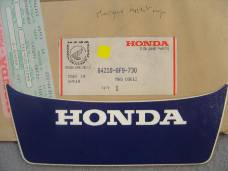 Décor autocollant carénage supérieur MTX50A2J Honda 64210GF9730