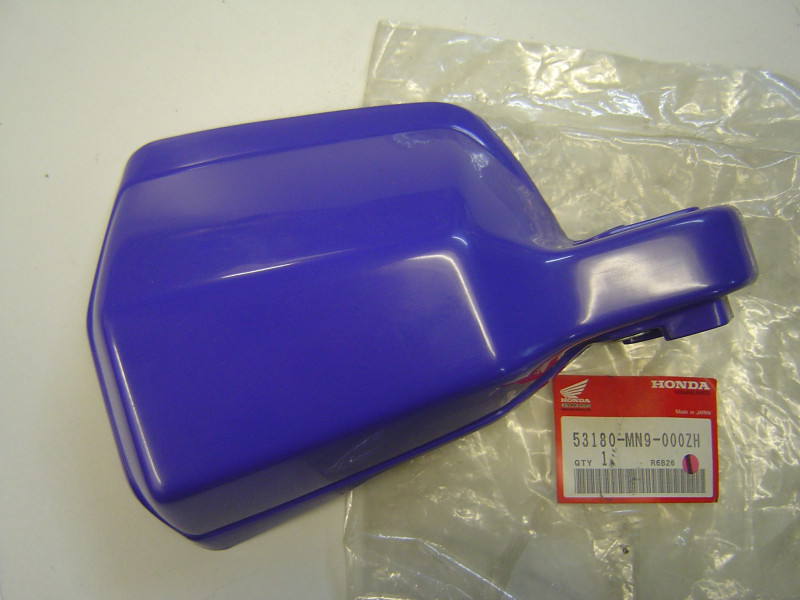 Protège-main Droit Honda NX650 93-94 Couleur PB228 | Ref 53180MN9000ZH