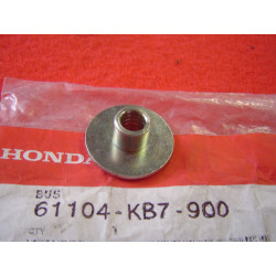 Entretoise garde boue avant Honda XR125L CRF230 – 61104-KB7-900