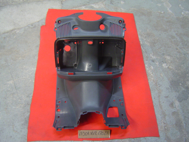 Habillage colonne de direction Honda CH150 87 NH-154