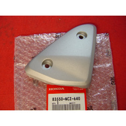 Cache latéral droit filtre à air Honda CB900F | 83550MCZ640