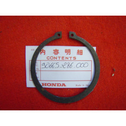 Clips 69mm Couronne Roue AR Honda CB - Réf. 90665286000