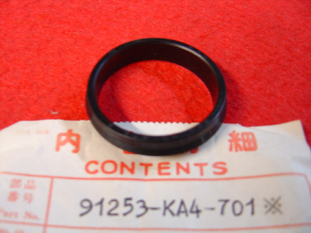 Cache Poussière Axe Bras Oscillant Honda 91253-KA4-701