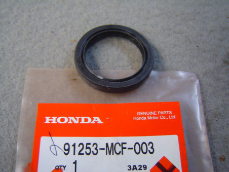 Joint Spi Cache Poussière Honda 32x42x6 - Réf. 91253MCF003