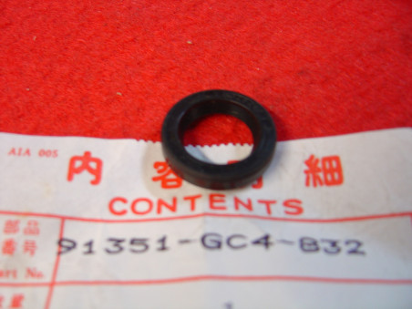 Cache poussière biellette suspension AR Honda CR80R - 91351GC4832