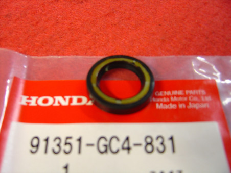 Cache poussière biellette suspension AR Honda CR80R 91351GC4831