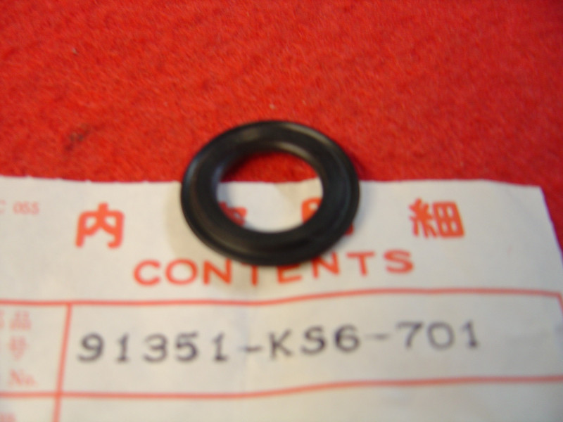 Cache poussière biellette suspension AR Honda CR125R 87/90