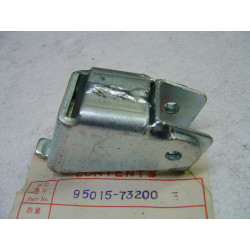 Chape de repose pied AR de CL350K3-K4 HONDA 95015-73200