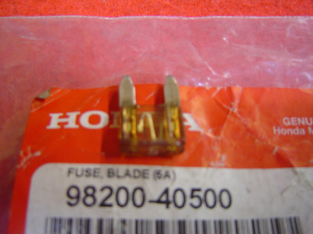 Mini fusible à lame 5A Honda - Référence 98200-40500