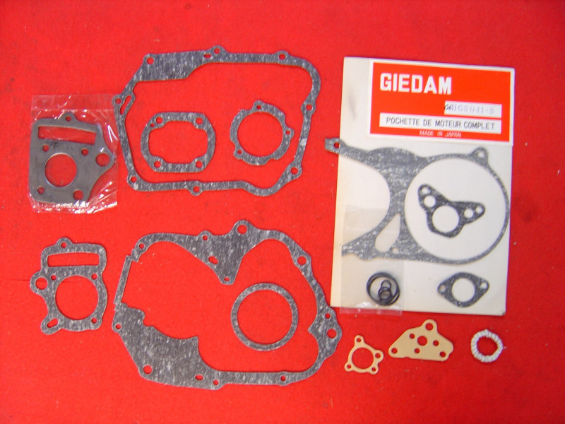 Pochette joints complète Honda CS50 C50 GIEDAM HGS041S