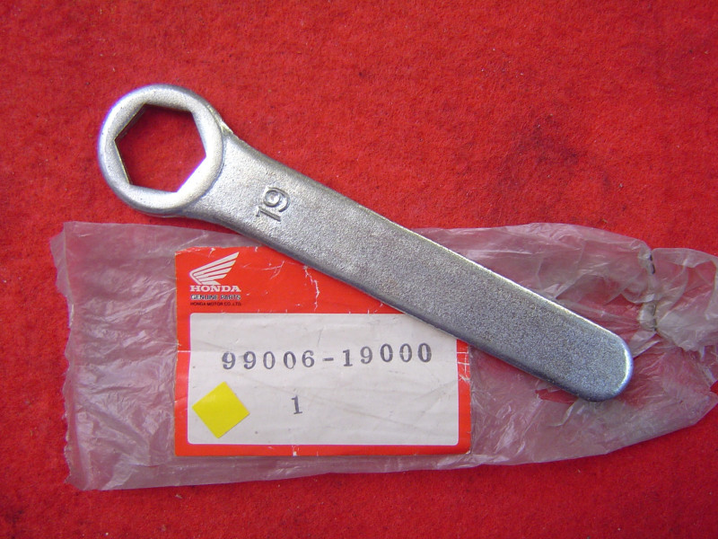 Clé à oeil 19mm Honda - Réf. 9900619000