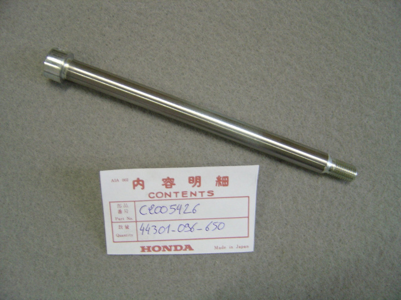 Axe de roue avant Honda C90 CT200 - Réf. 44301-096-650