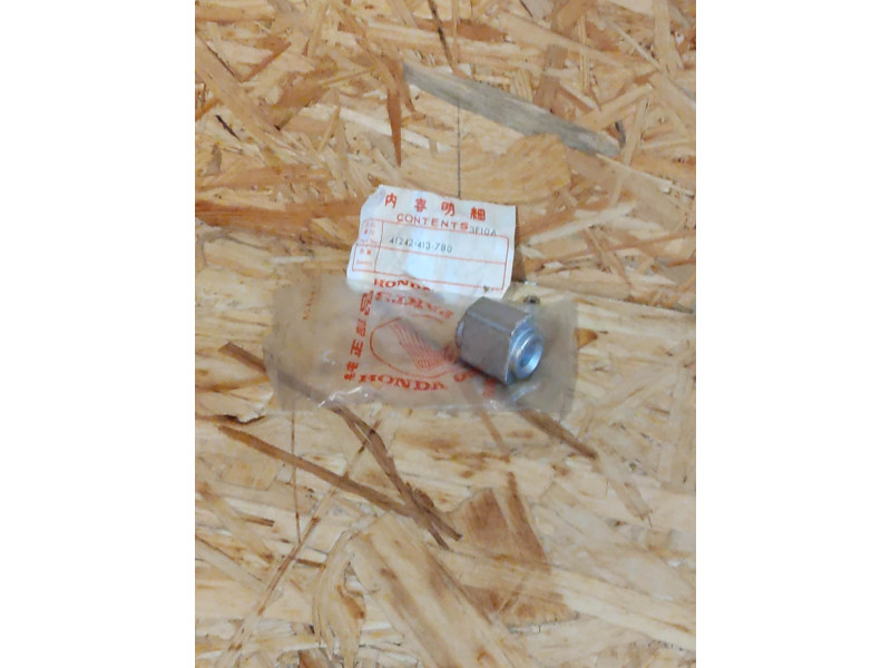 Douille alu dans silentblocs de roue AR de CB250-400 N/T/CM honda 41242-413-780