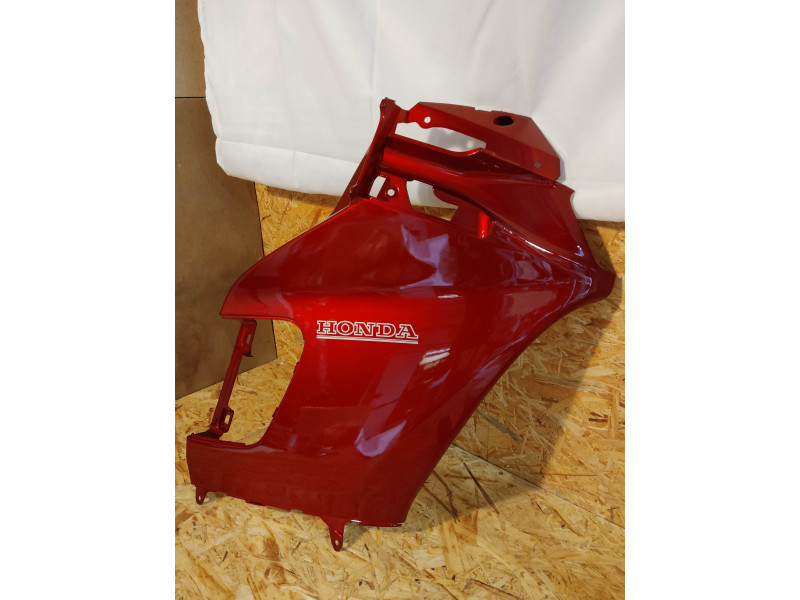 64204MR5870ZB 64204-MR5-870ZB  Flanc de carénage cote droit PC800k 89, code couleur R101CU/TYPE3