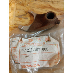 Fourchette de boîte droite Honda CB125S CG125 TL125 - Réf. 24211107000