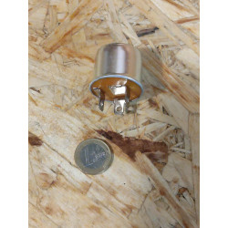 centrale clignotante ronde adaptable 6V 15W x 2 1.5v trois broches