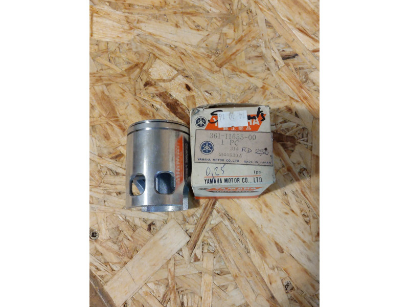 PISTON COTE 0.25 POUR YAMAHA RD250 CODE 361-11635-00