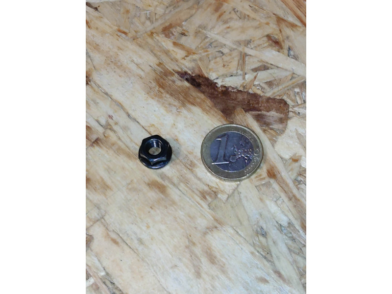 Écrou à embase 6mm noir Honda 94050-06070