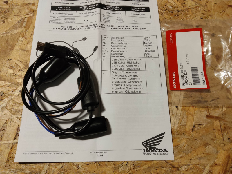 Câble de recharge USB / FORZA 125 Honda accessoire 08E55K40800U 08E55-K40-800U
