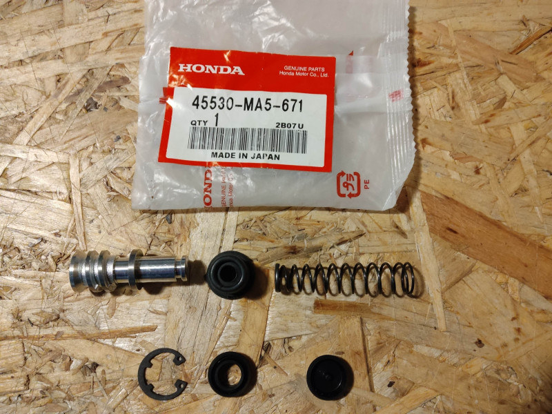 Kit Réparation Maître Cylindre Frein AV Honda 45530MA5671