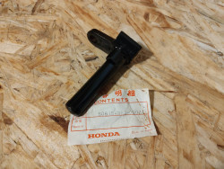 Support repose-pied AV D Honda CB125N – Réf. 50615-383-720ZA
