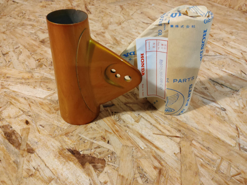 Patte de phare droit Honda CB125K3 - Réf. 51602-304-680CQ
