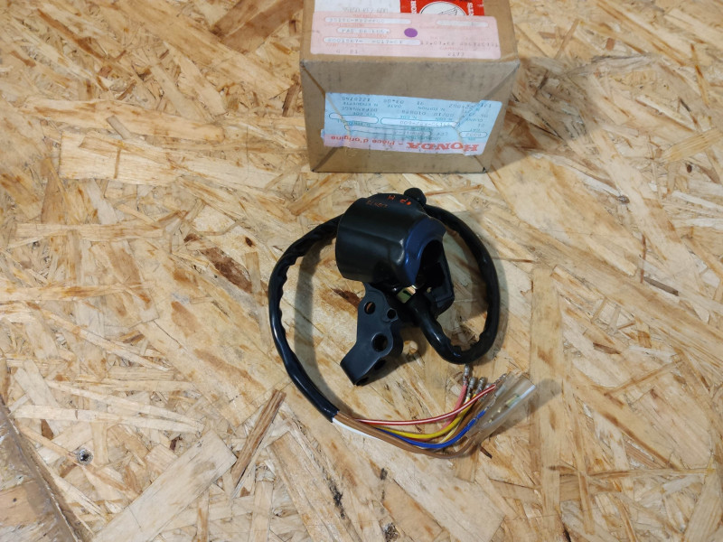 Commodo droit Honda CG125 - Référence 35150-KE2-600