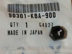 Écrou M8 Filetage Gauche Noir Honda 90301-KBA-900