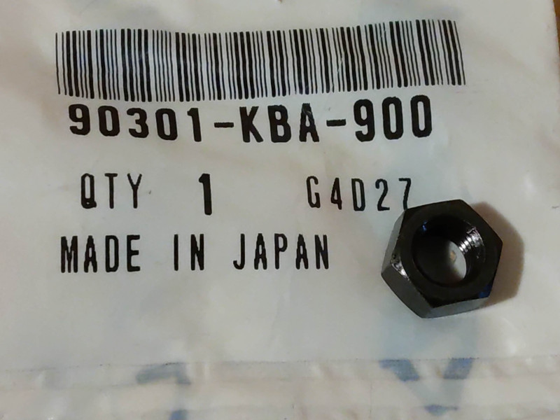 Écrou M8 Filetage Gauche Noir Honda 90301-KBA-900