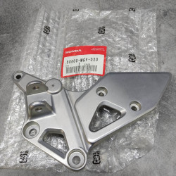 Platine Repose-Pied Droit Honda Crossrunner 800 – Réf. 50600-MGY-D20