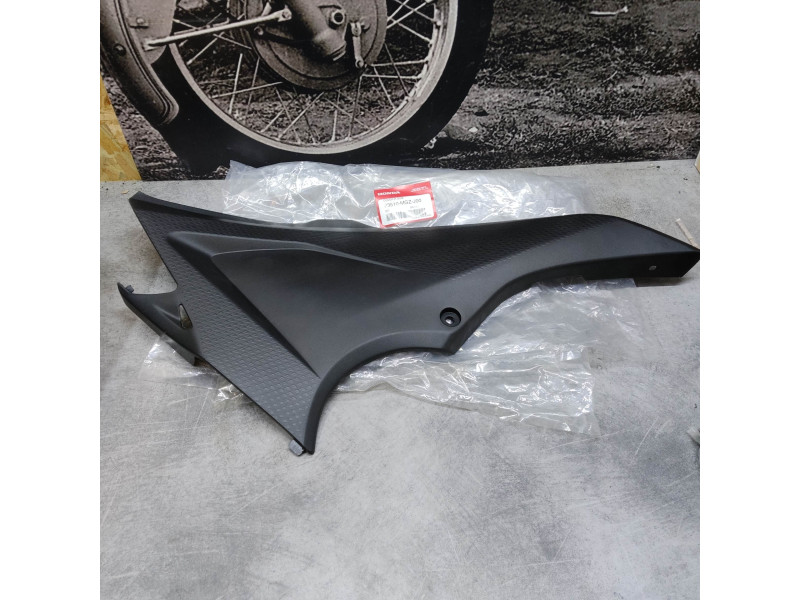 Cache Latéral Droit Honda CB500 2013 2014 - Réf. 83510-MGZ-J00