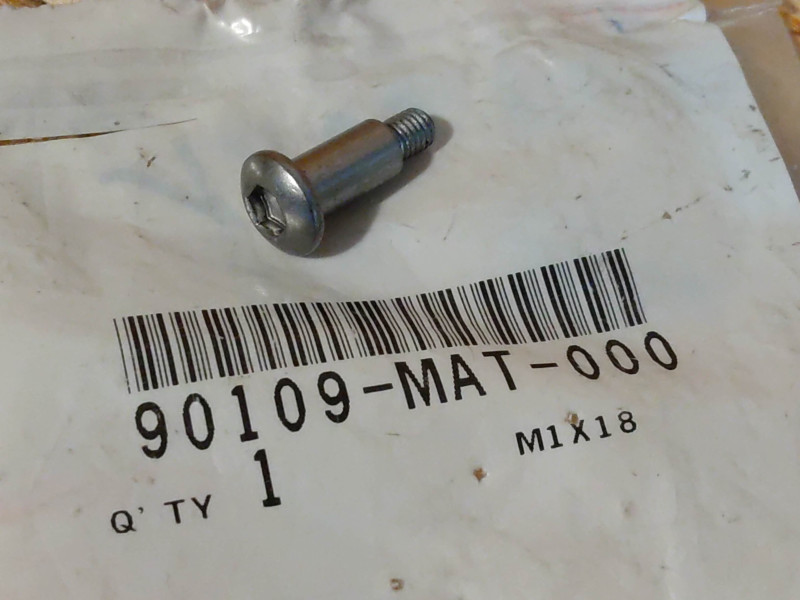 Vis épaulée M5 tête bombée Honda CBR1100XX - 90109-MAT-000