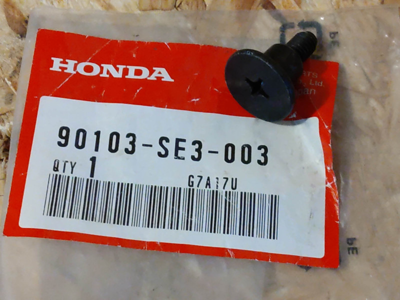 Vis M6 tête plate épaulée noire Honda 90103-SE3-003