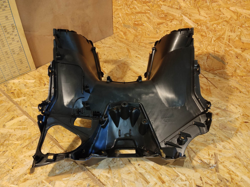 Couvercle intérieur noir Honda Forza 125 2015/16 - 81130-K40F-00ZB