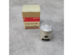 Piston +0.75 HONDA NS50 NSR50 13106-GE2-000