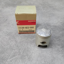 Piston +0.75 HONDA NS50 NSR50 13106-GE2-000