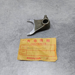 Fourchette de boîte gauche Honda CR250R 84 | NOS 24221-KA4-740