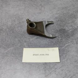 Fourchette de boîte gauche Honda CR250 CR480 - 24221-KA4-700