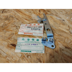 Support de câble de changement vitesses HONDA C320 A S CB50M TS50 24681-031-000