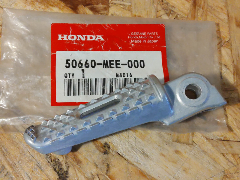 repose pied avant droit CBR600RR 2003/2006 honda 50660-MEE-000